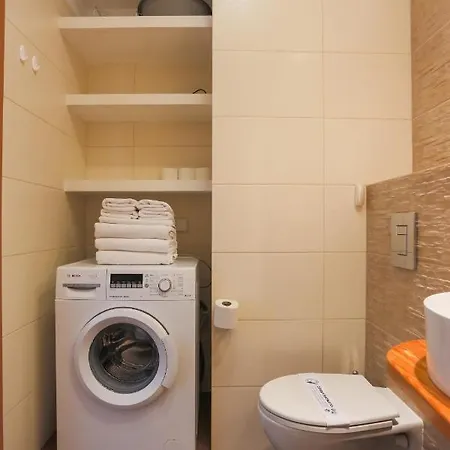 - Platan アパート シフィノウイシチェ