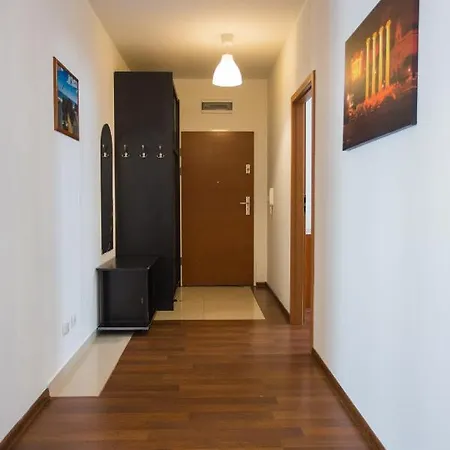 - Platan アパート *