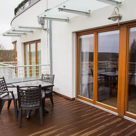 - Platan アパート